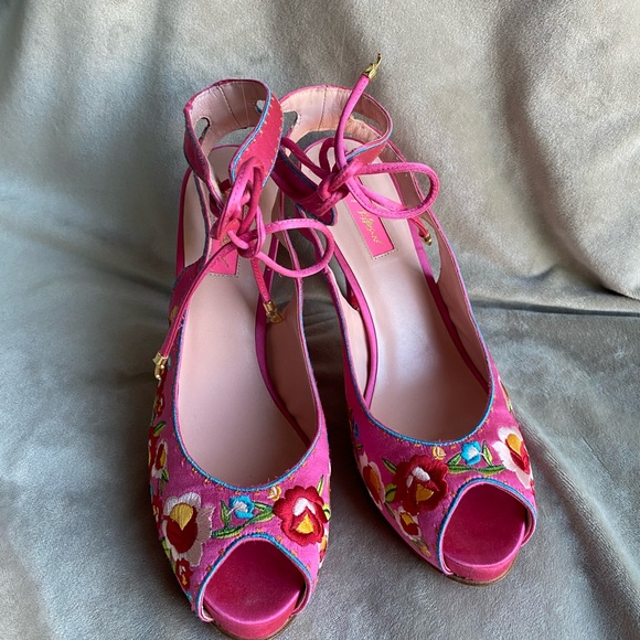 Pink Embellished High Heel Shoes - Picture 2 of 4
